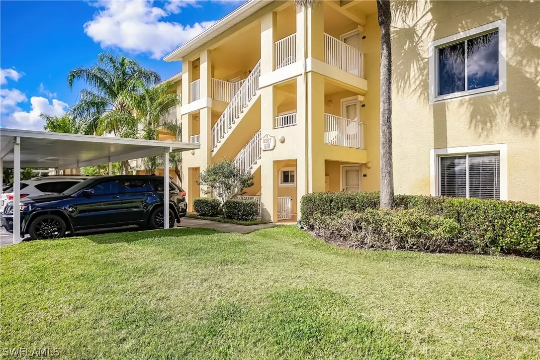 Naples, FL 34119,8287 Key Royal LN #1511