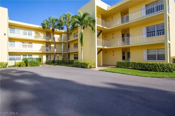 Naples, FL 34105,1057 Forest Lakes DR #1311