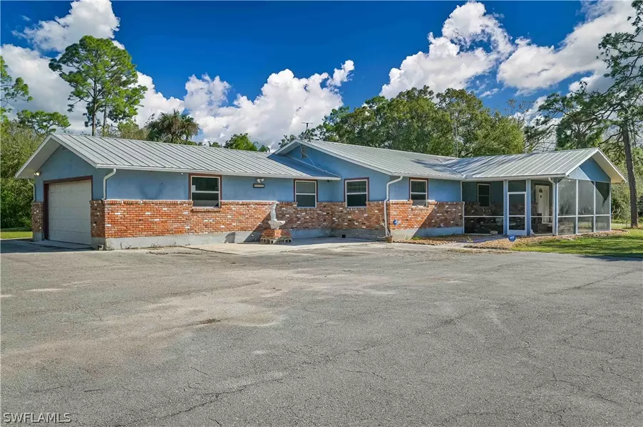 20100 Haskins RD, North Fort Myers, FL 33917