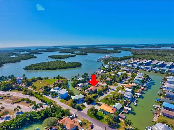 670 Palm AVE, Goodland, FL 34140