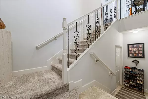 Alva, FL 33920,16560 Goldenrod LN #203