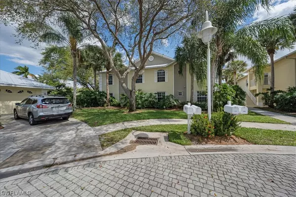 Naples, FL 34103,1260 Shady Rest LN #104