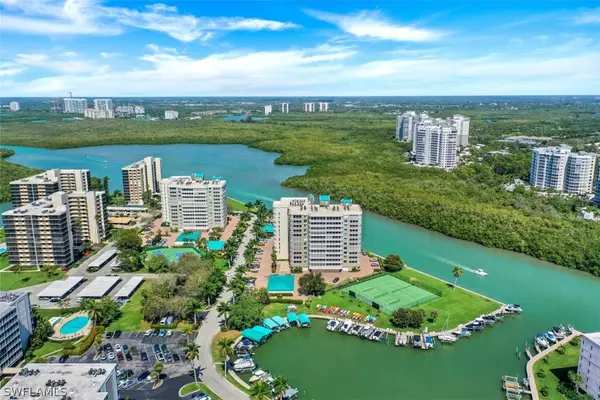 Naples, FL 34108,25 Bluebill AVE #A-201