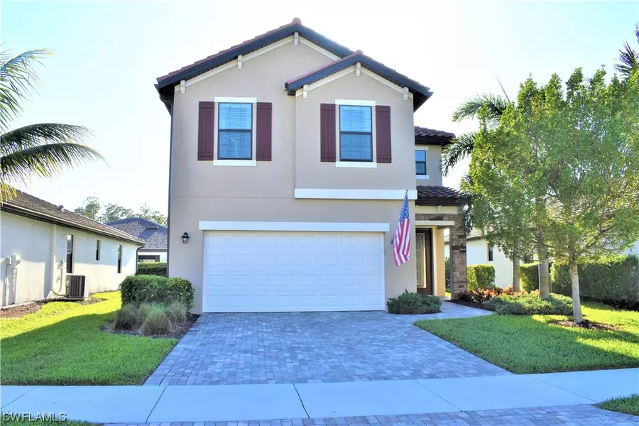 9227 Shadow Oak LN, Naples, FL 34120