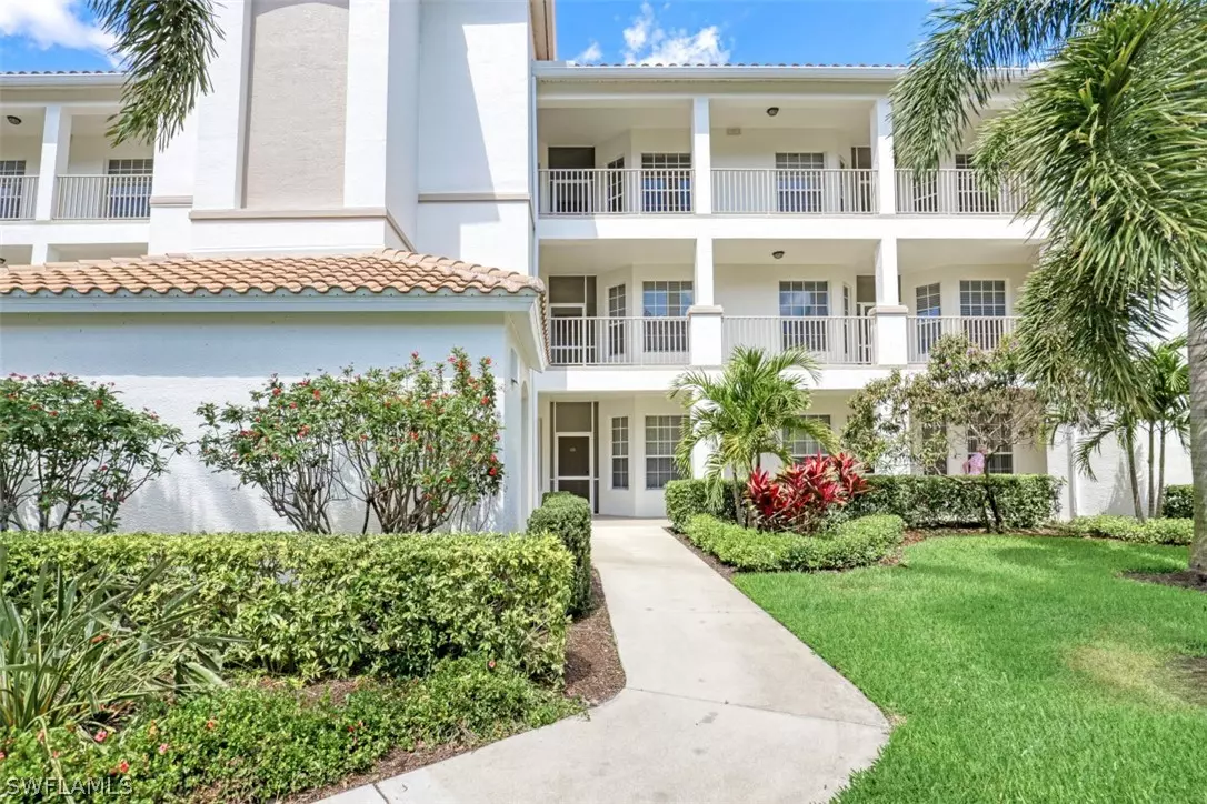 Naples, FL 34120,8217 Parkstone PL #1-305