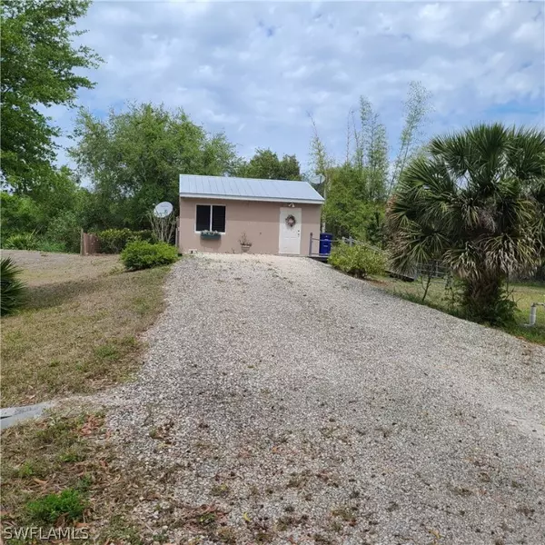 Bokeelia, FL 33922,6400 Cedelia RD