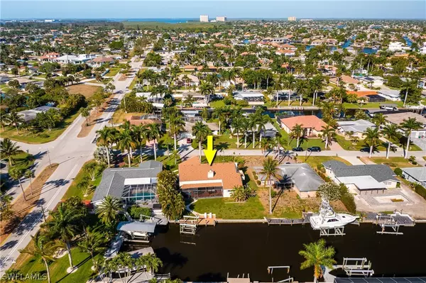 Cape Coral, FL 33904,5271 Skylark CT