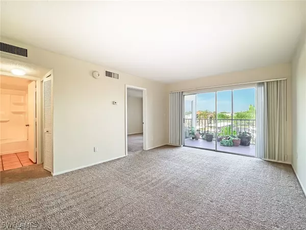 Fort Myers, FL 33907,2111 Barkeley LN #20