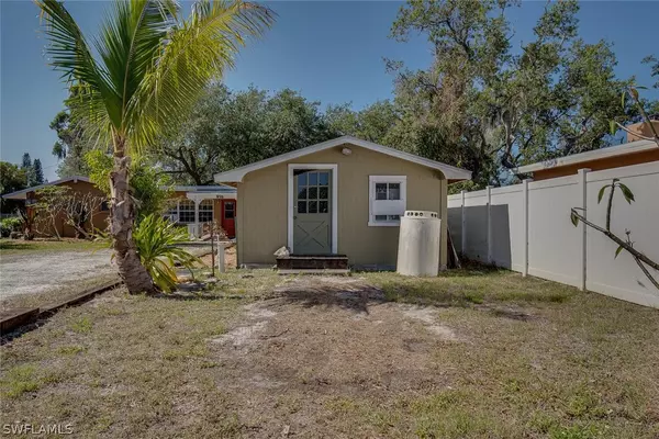 Nokomis, FL 34275,914 Mchill RD #B