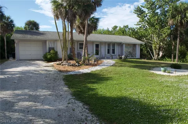 6471 Pine AVE, Sanibel, FL 33957