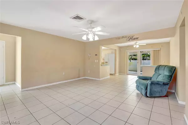 Naples, FL 34103,4656 Capri DR