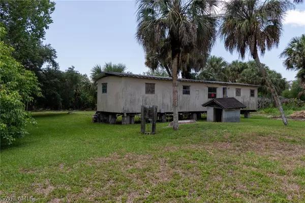 North Fort Myers, FL 33917,2489 Case LN