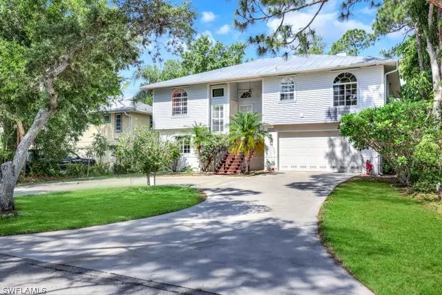 Bonita Springs, FL 34134,3610 Riviera CIR