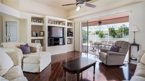 Cape Coral, FL 33990,928 SE 17th ST