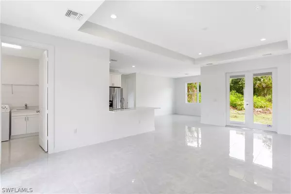 4123 54th AVE NE, Naples, FL 34120