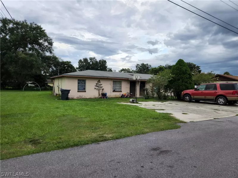 4141/4143 Pear RD, Mulberry, FL 33860