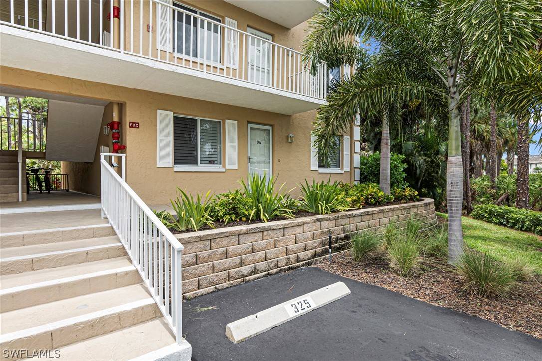 3072 Sandpiper Bay CIR #M106, Naples, FL 34112