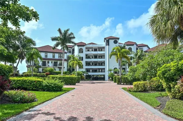 Naples, FL 34113,406 La Peninsula BLVD #406