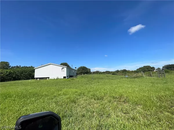 Clewiston, FL 33440,221 Horse Club AVE