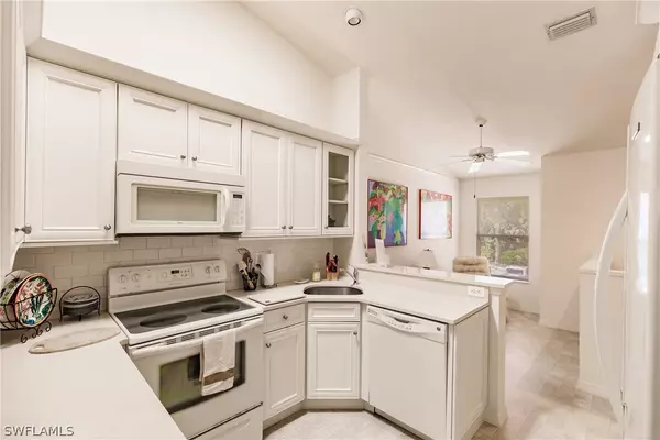 Naples, FL 34110,386 Emerald Bay CIR #G4