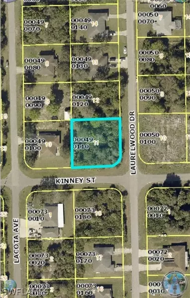 6045 + 6049 Laurelwood DR, Fort Myers, FL 33905