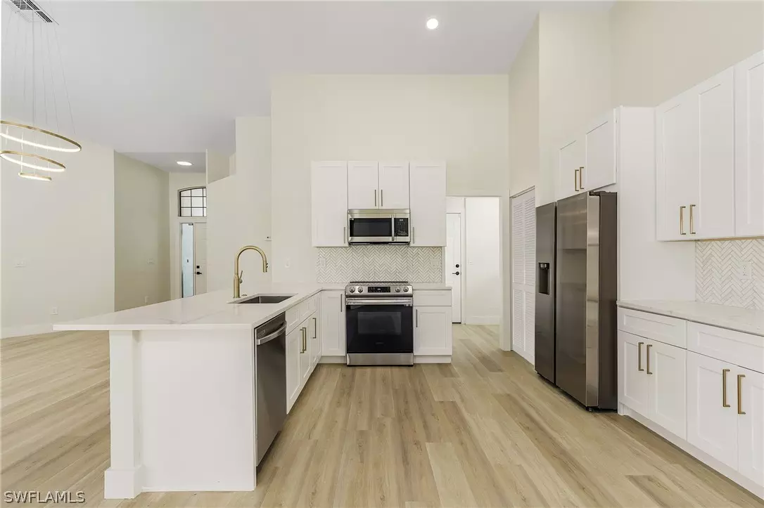 Naples, FL 34104,662 Lambton LN