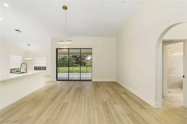 Naples, FL 34104,662 Lambton LN