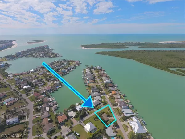 128 Pago Pago DR W, Naples, FL 34113
