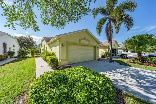 Naples, FL 34104,5237 Whitten DR #65