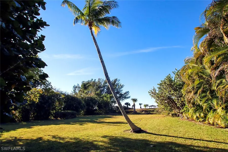 4717 Rue Belle Mer, Sanibel, FL 33957