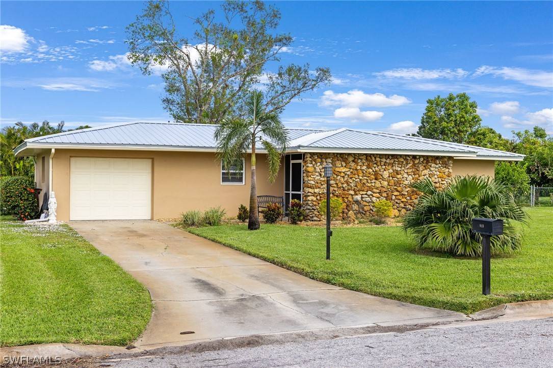 Lehigh Acres, FL 33936,813 Gardenside CT