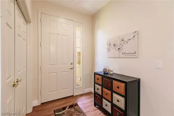 Alva, FL 33920,16560 Goldenrod LN #101