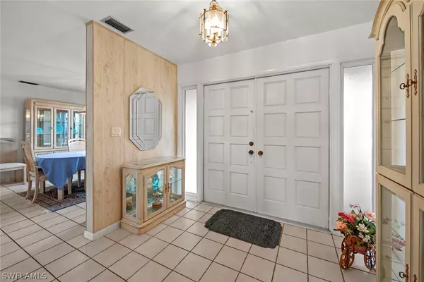 Cape Coral, FL 33990,2322 SE 10th PL