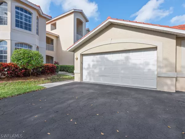 Naples, FL 34112,4650 Yacht Harbor DR #121