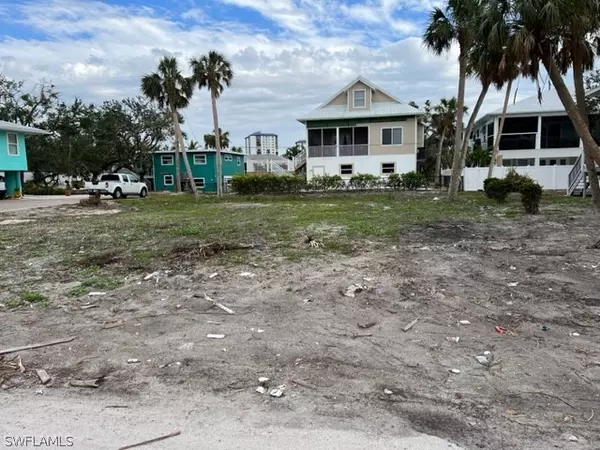 Fort Myers Beach, FL 33931,156 Mandalay RD