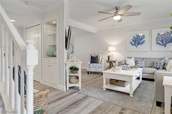 Naples, FL 34102,185 4th ST S #2