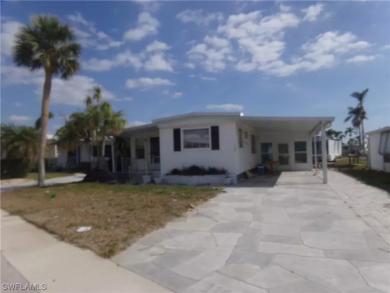 11401 Azalea LN, Fort Myers Beach, FL 33931