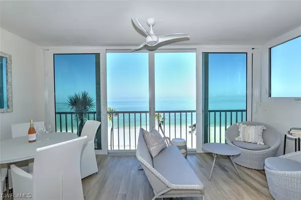 Naples, FL 34103,2885 Gulf Shore BLVD N #401