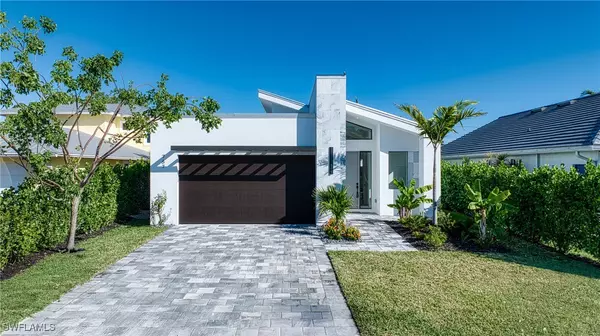 Naples, FL 34108,767 98th AVE N