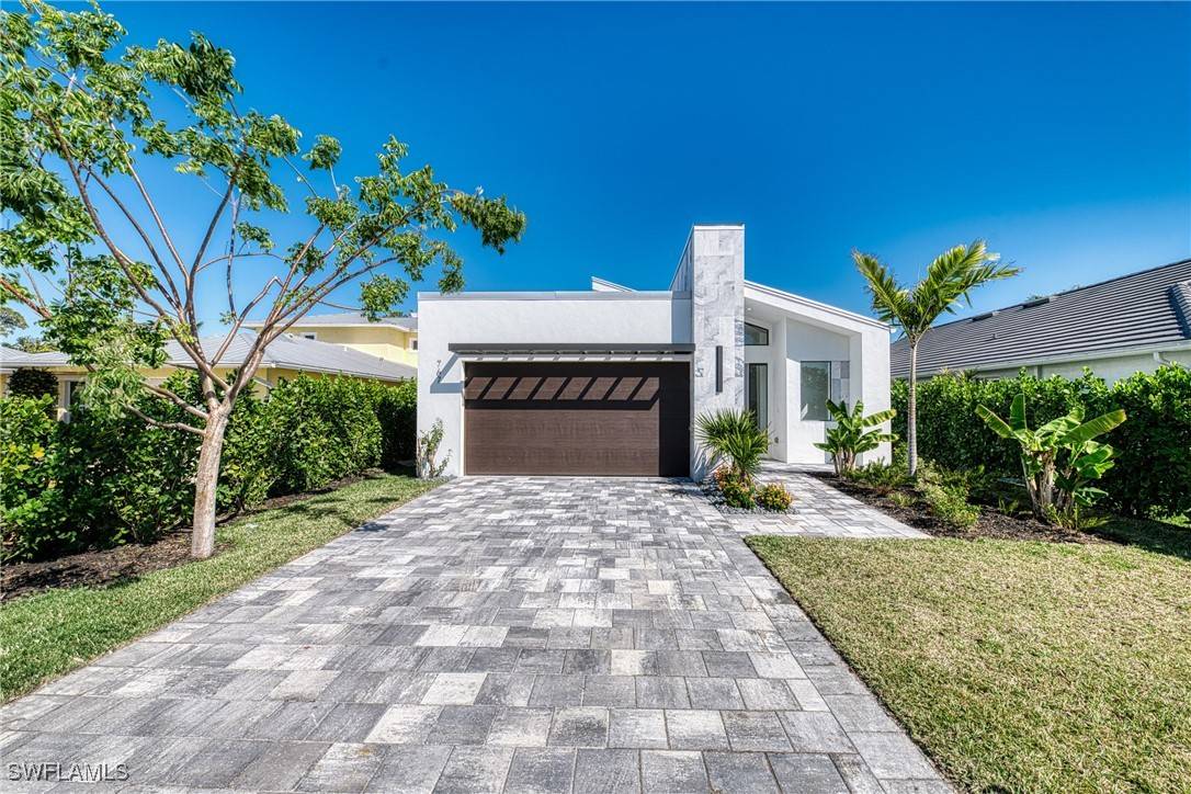 767 98th AVE N, Naples, FL 34108