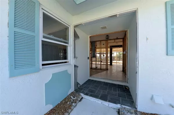 Fort Myers Beach, FL 33931,230 Randy LN