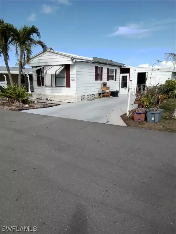 7253 Cobiac DR, St James City, FL 33956