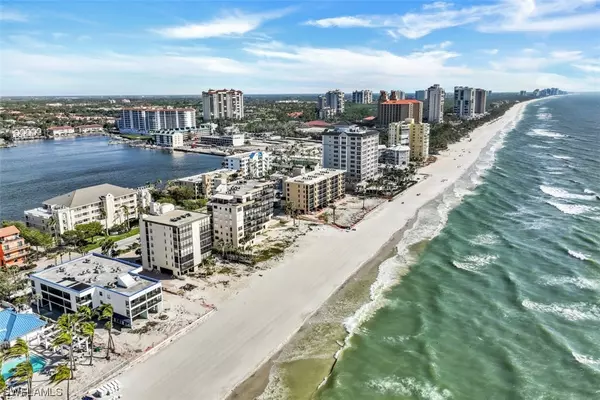 Naples, FL 34108,9415 Gulf Shore DR #102