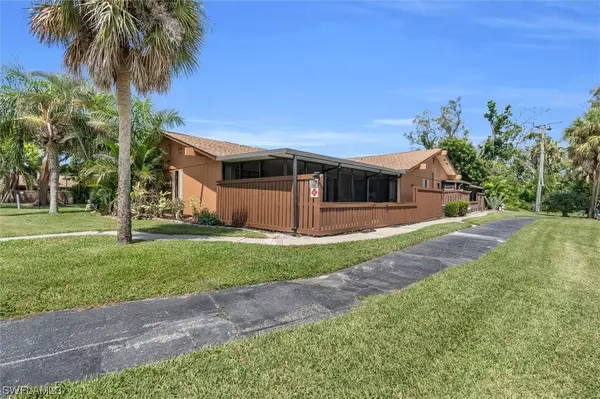 17295 Timber Oak LN, Fort Myers, FL 33908