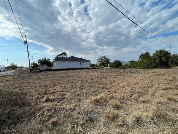 Corner Lot, Lehigh Acres, FL 33976