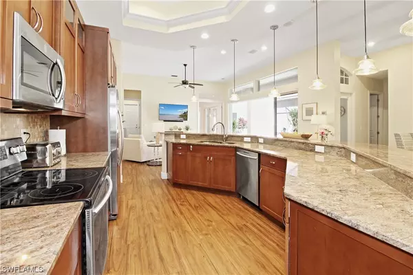 Bonita Springs, FL 34134,27549 Riverbank DR