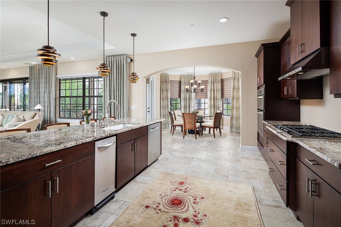 Naples, FL 34109,2547 Marquesa Royale LN #3-202