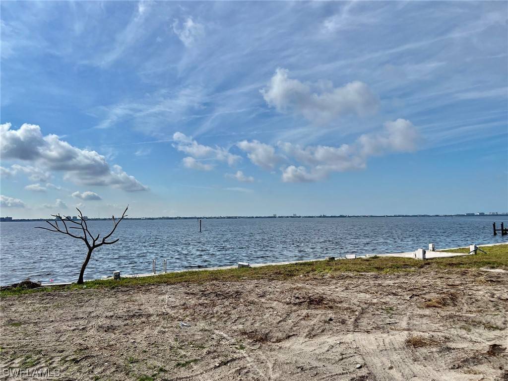Cape Coral, FL 33904,238 Bayshore DR
