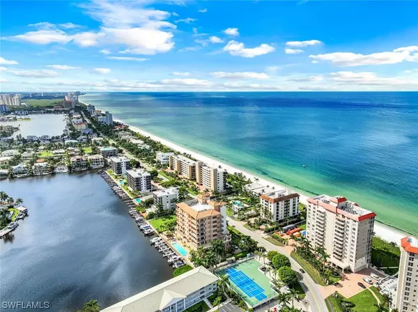 Naples, FL 34108,10620 Gulf Shore DR #401
