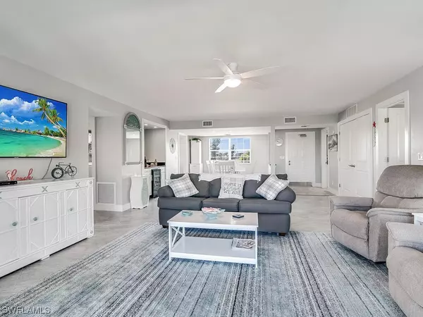 Marco Island, FL 34145,1020 Swallow AVE #203